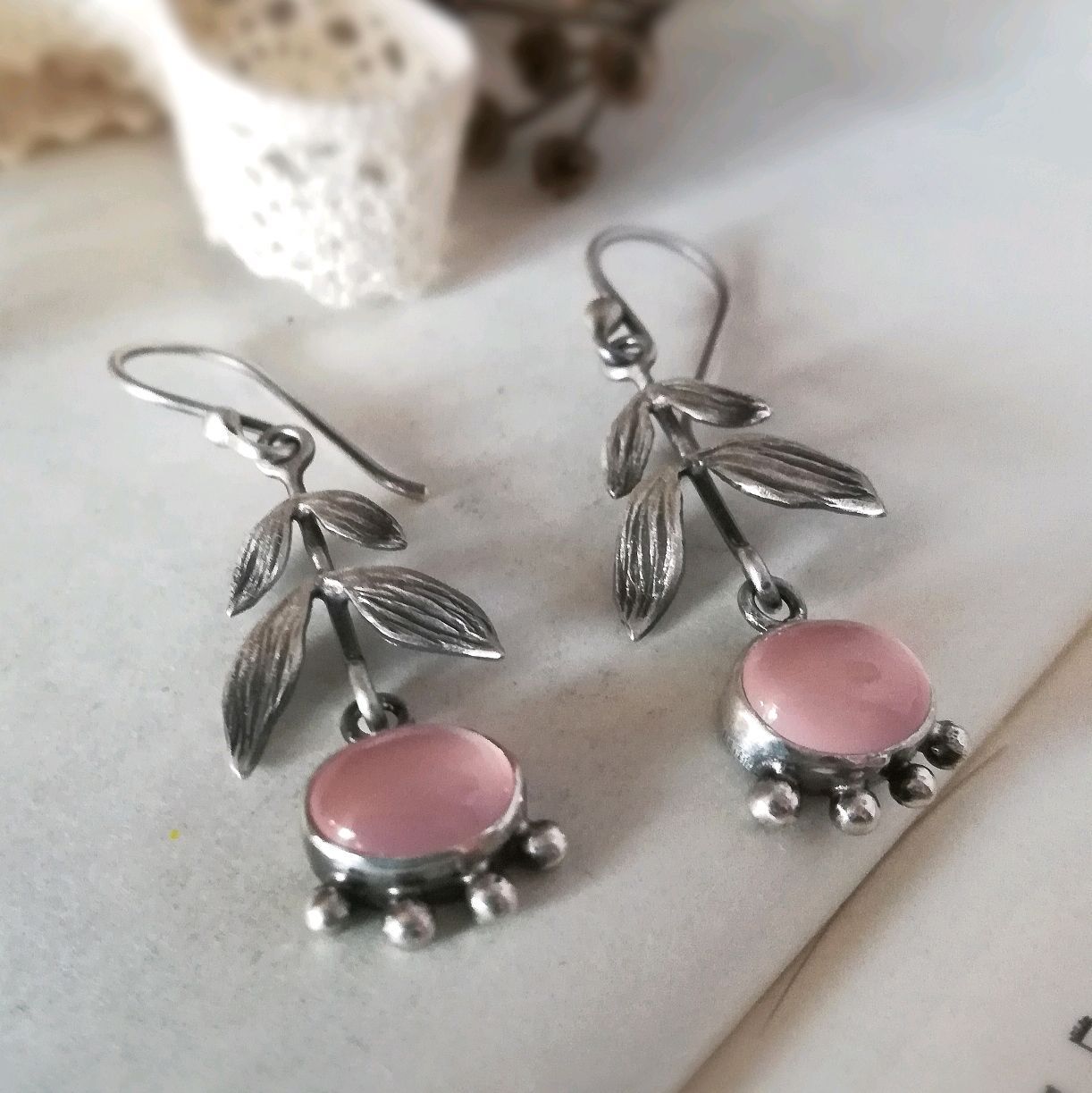 Carved Leaves Cat's Eye Earrings | Alloy Simple Two and Four Leaf