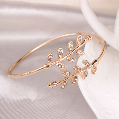 Diamond-Inlaid Adjustable Leaf Bracelet in Alloy