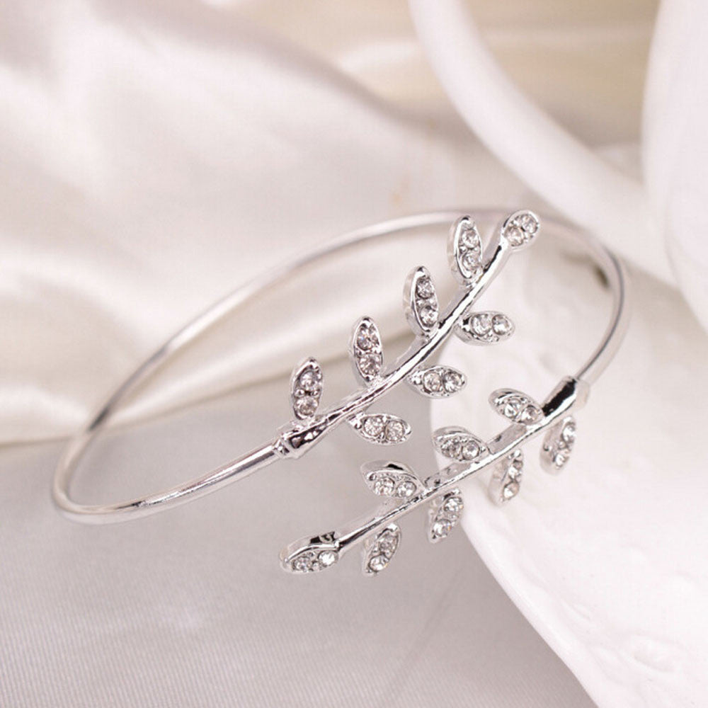 Diamond-Inlaid Adjustable Leaf Bracelet in Alloy