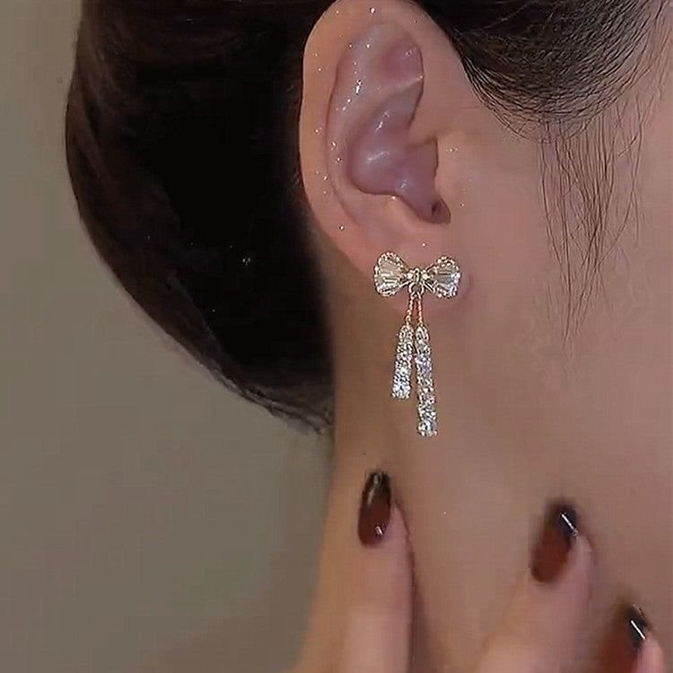 INS Butterfly Rhinestone Earrings | Alloy Gold Fashion Temperament