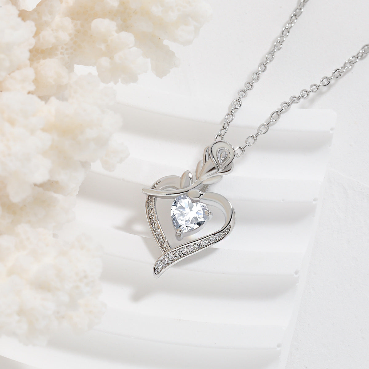 Rose Heart Rhinestone Pendant Necklace for Women