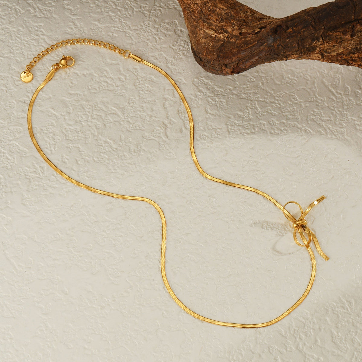 Strovlin 18K gold plated stainless steel blade chain necklace for women, featuring a sleek and modern design.