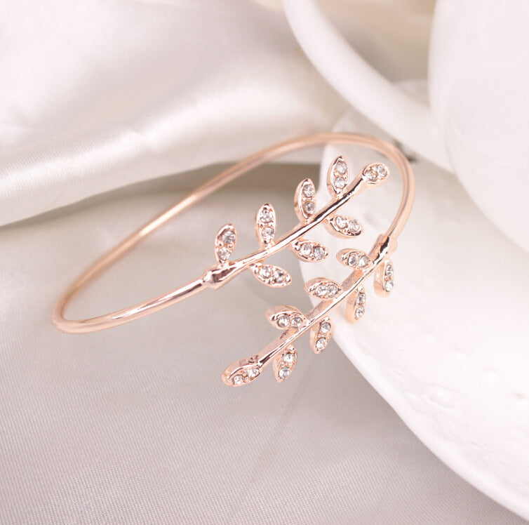 Diamond-Inlaid Adjustable Leaf Bracelet in Alloy