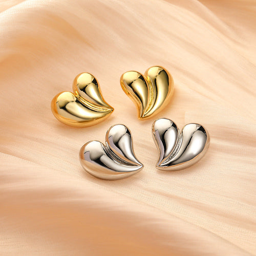 Strovlin 18K gold glossy heart earrings with copper-plated simple love design, featuring a shiny, elegant earring style.