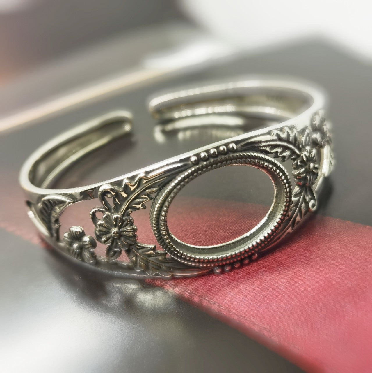 Retro Thai Silver Inlaid Beeswax Bracelet in Copper