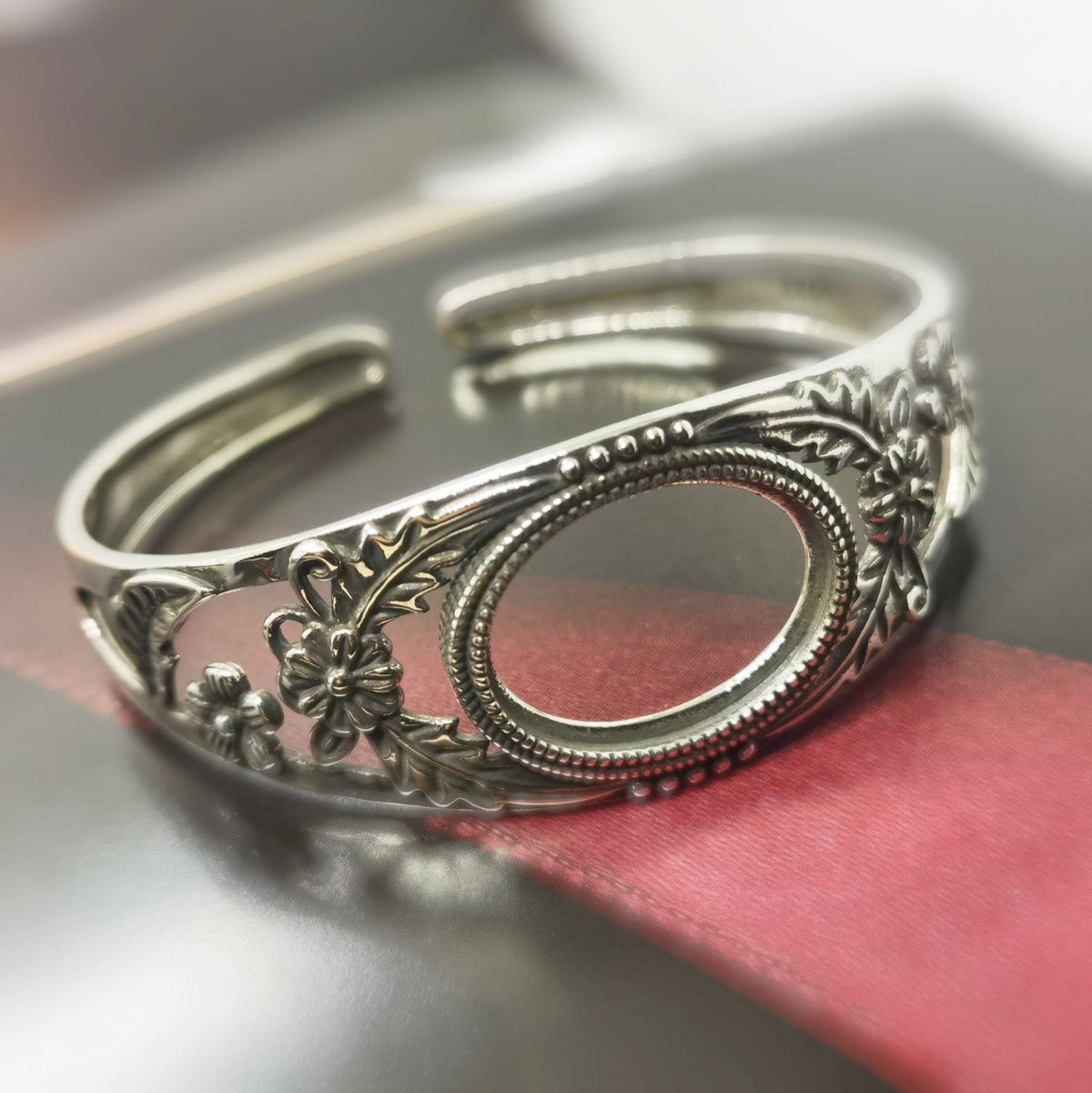 Retro Thai Silver Inlaid Beeswax Bracelet in Copper