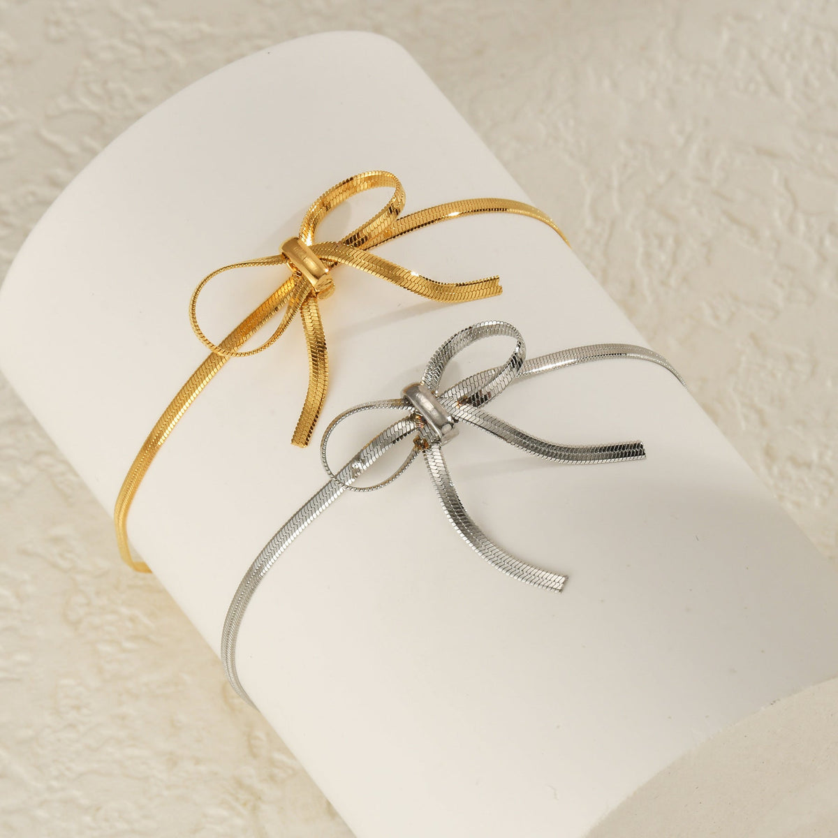 Strovlin 18K gold plated blade chain necklace in stainless steel for women, featuring a sleek, modern design with a polished finish.