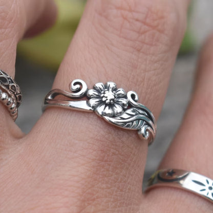 Retro Bohemian Floral Ring | Silver Alloy Vintage
