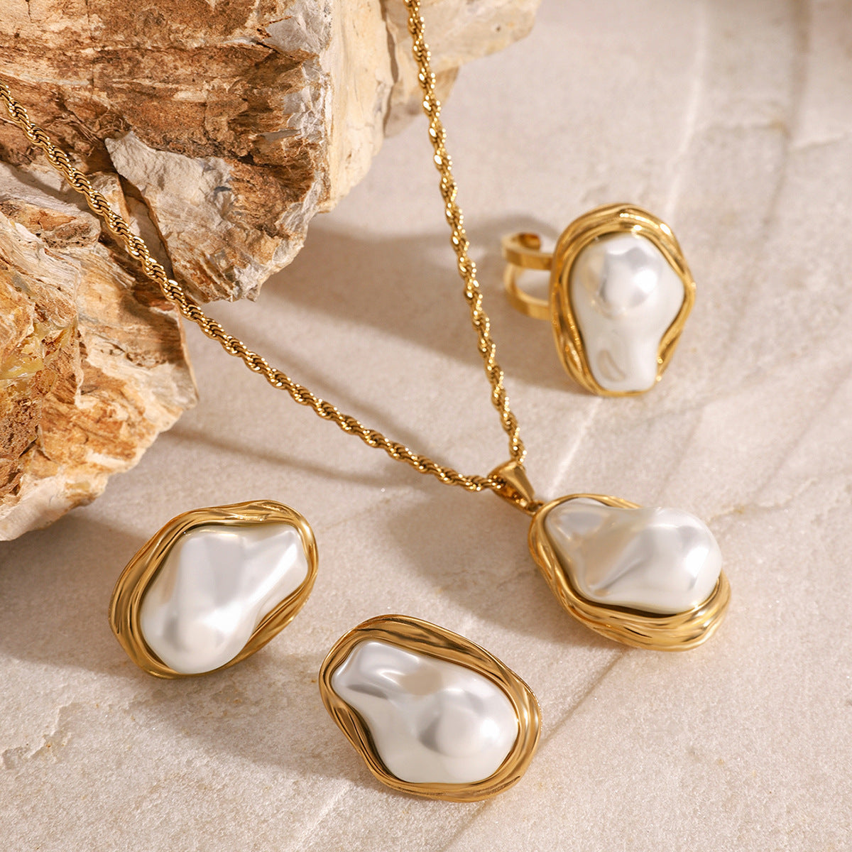 Stainless Steel Pearl Pendant Necklace for Women