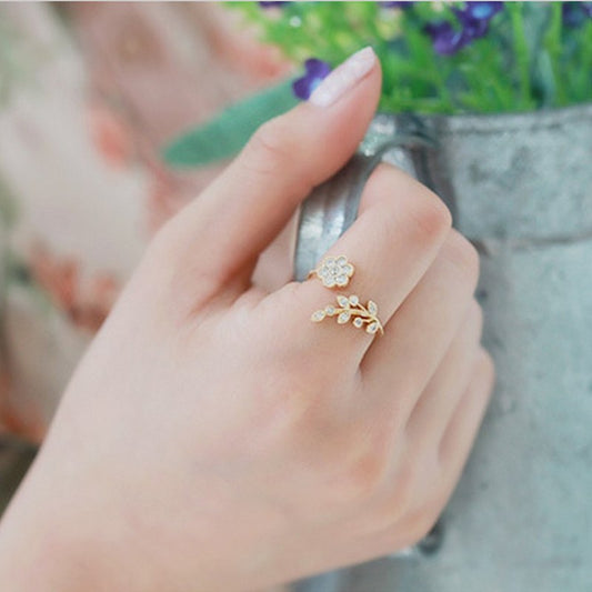 Twisted Leaf Floral Ring | Gold and Silver