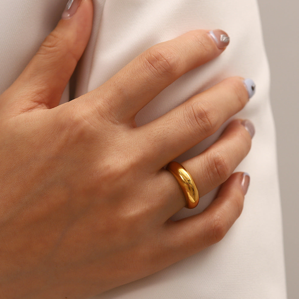 18K Gold-Plated Curved Plain Ring | Stainless Steel Sizes 6-8