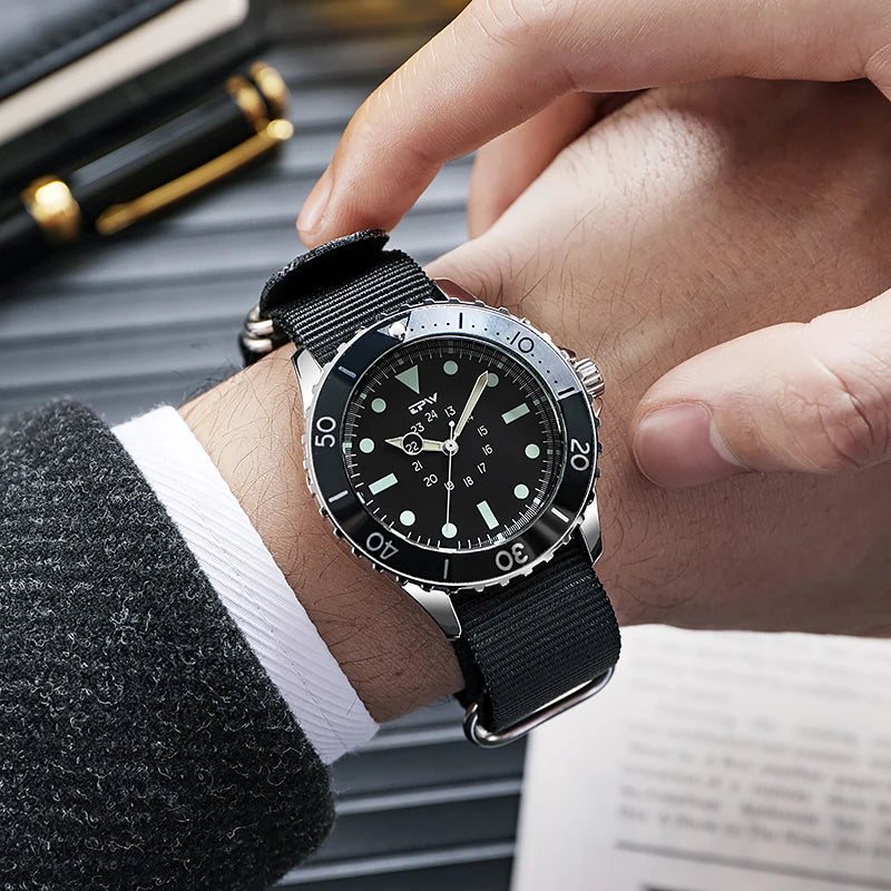 Diver-Inspired Quartz Field Watch