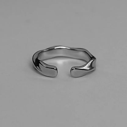 Mobius Wave Open Ring in Silver Alloy for Women and Men