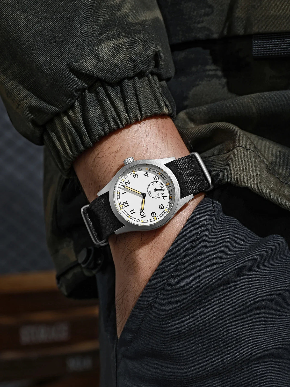 Men's Vintage-Style Quartz Field Watch with Nylon Strap