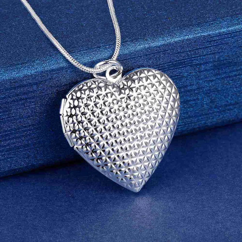 925 Sterling Silver Seashell Photo Frame Pendant Necklace