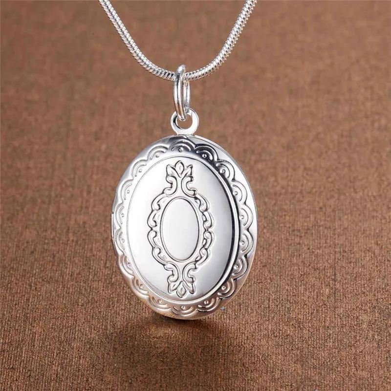925 Sterling Silver Seashell Photo Frame Pendant Necklace