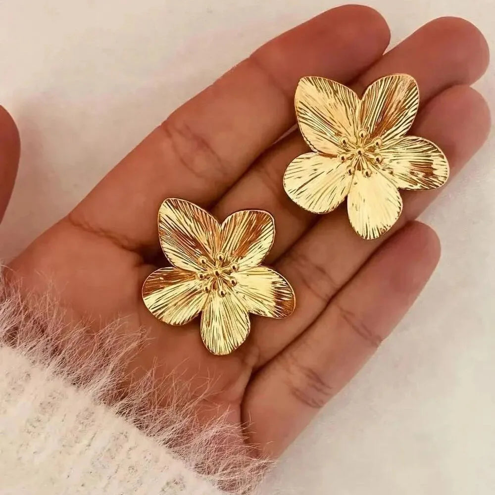 18K Gold Plated Vintage Flower Stud Earrings for Women