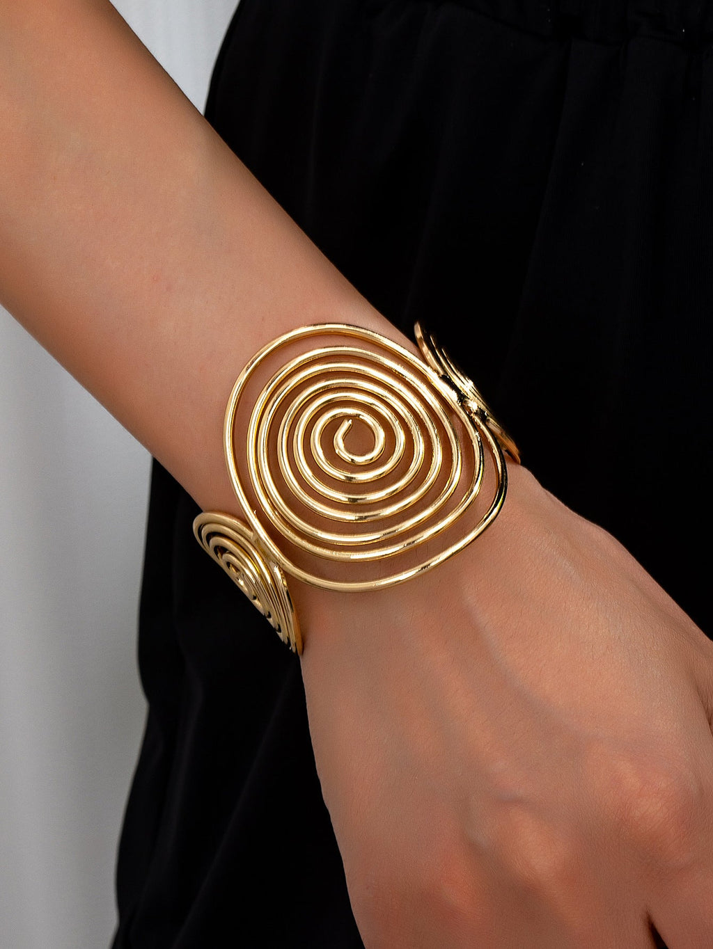Multi-Layer Cross Open Bracelet in Gold Alloy