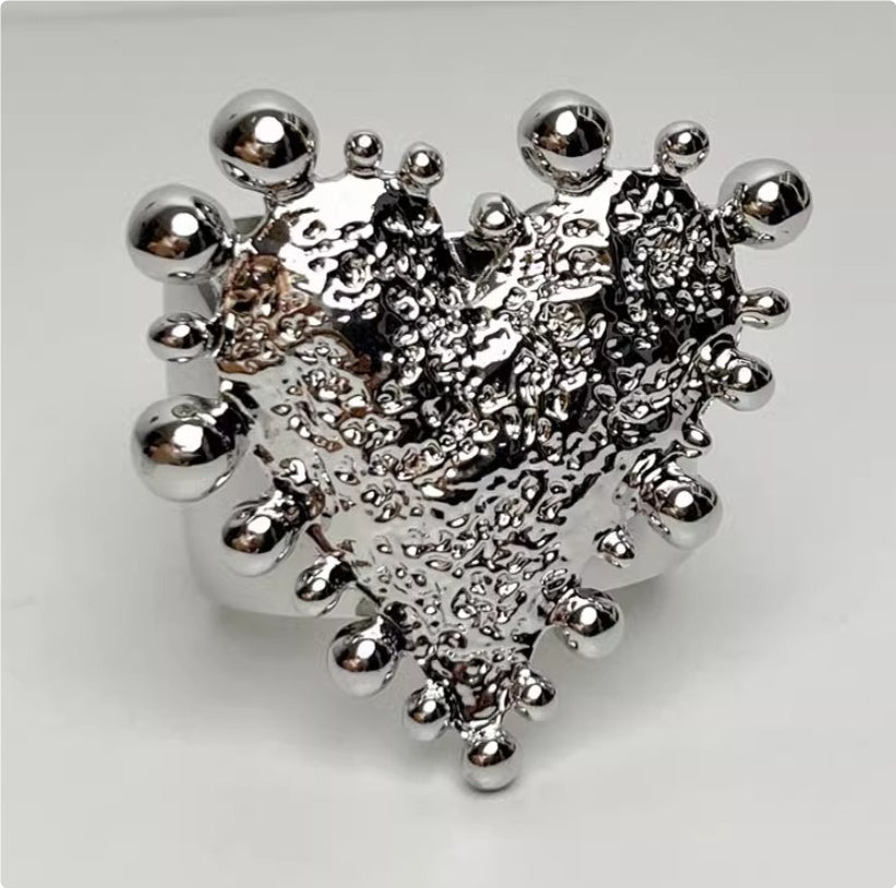 Retro Big Love Glossy Bracelet in Gold and White Gold
