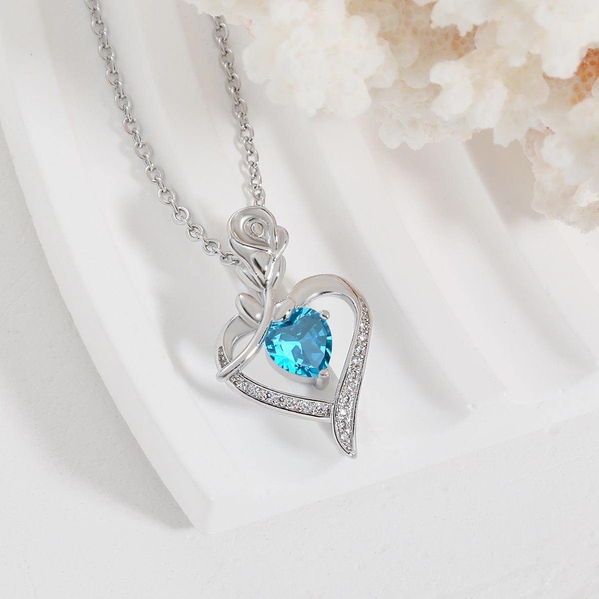 Rose Heart Rhinestone Pendant Necklace for Women