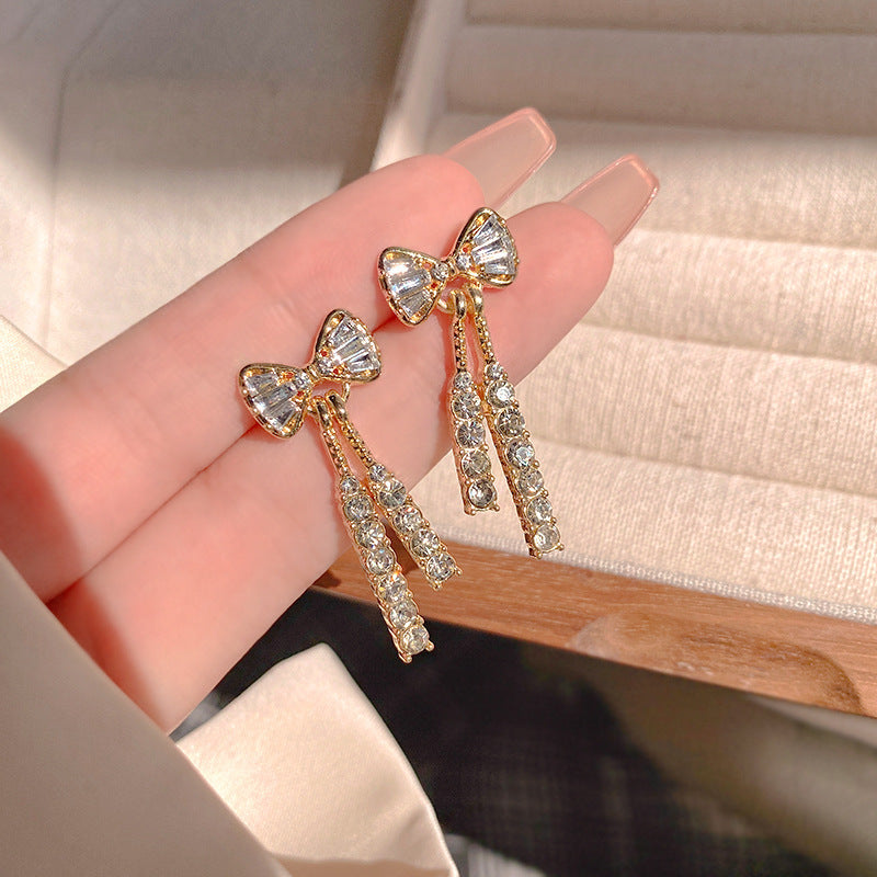 INS Butterfly Rhinestone Earrings | Alloy Gold Fashion Temperament